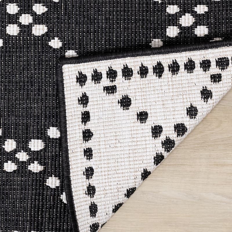 Black White Reversible Needlepoint Diamonds Indoor/Outdoor Area Rug