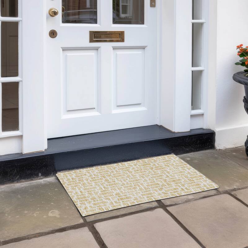 Machine Washable Indoor/ Outdoor Chantille Contemporary Geo Rug - Wheat - 1'8" x 2'6"