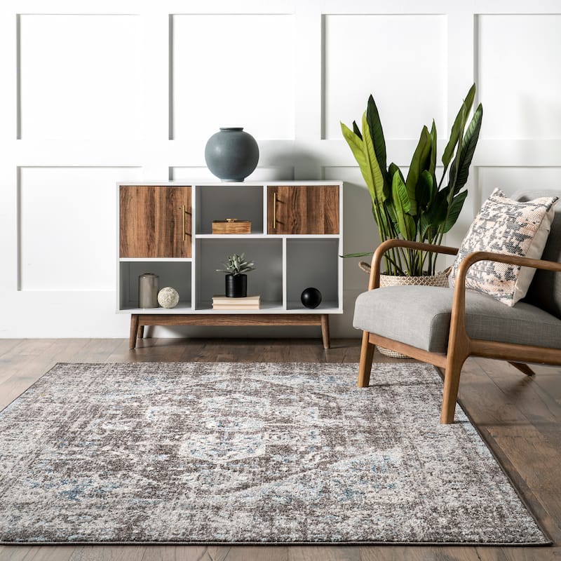 Nuloom Sofia Faded Persian Medallion Area Rug