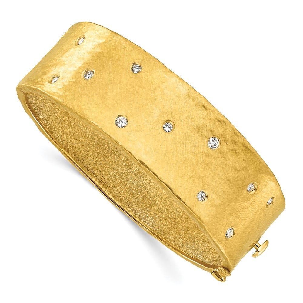 Curata Italian 18k Yellow Gold 7" 0.66 cttw Diamond Hammered Hinged Bangle Bracelet