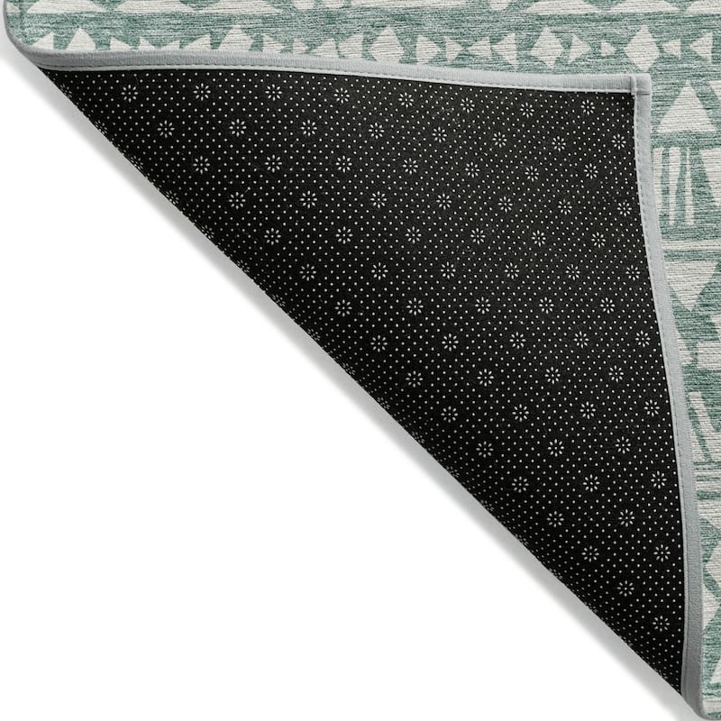 HomeRoots Southwestern Transitional Rectangle Outdoor Rug