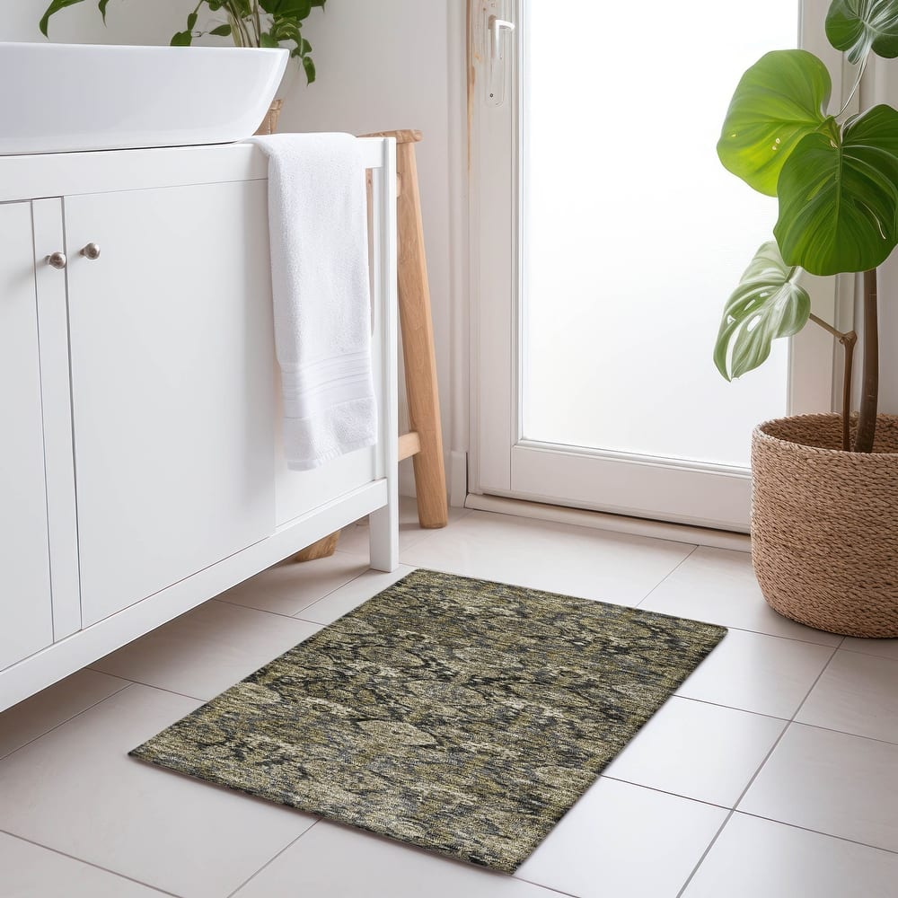 Machine Washable Indoor/ Outdoor Traditional Damask Chantille Rug