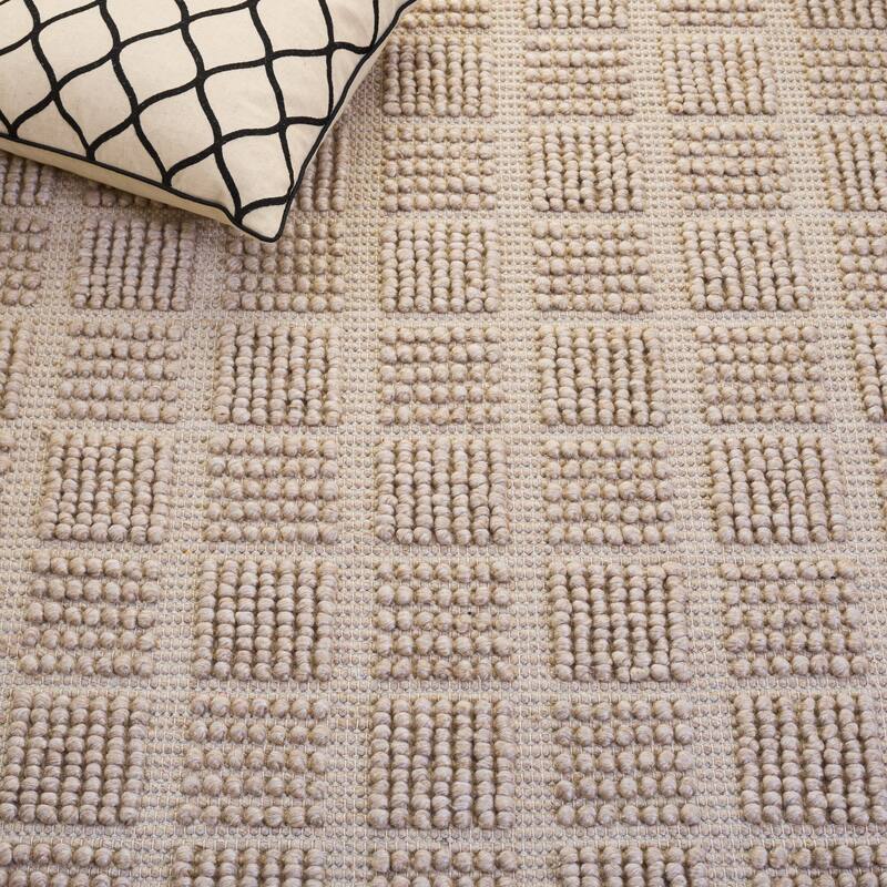 SAFAVIEH Handmade Natura Erjeta Raised Textured Wool Blend Rug