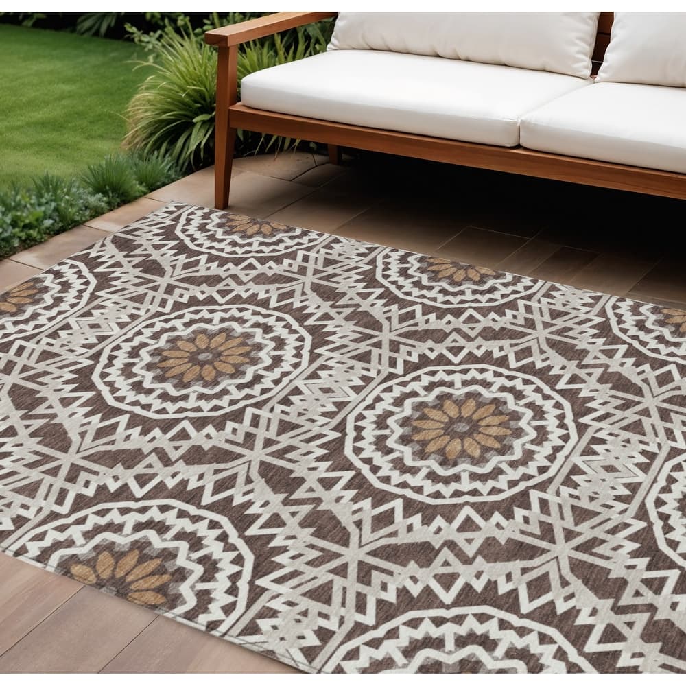 HomeRoots Floral Medallion Transitional Rectangle Outdoor Rug