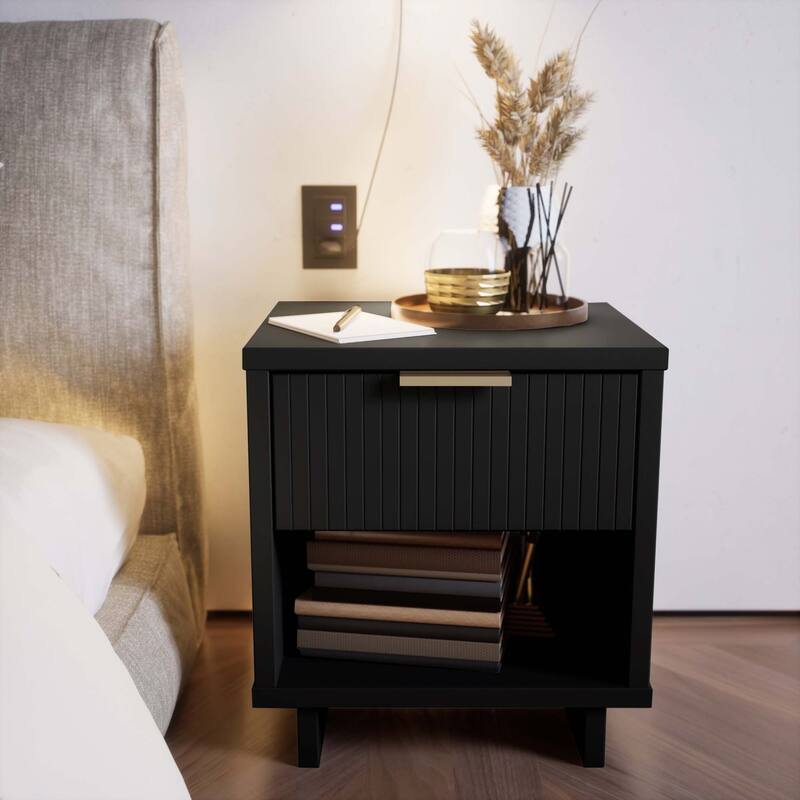 18-Inch Black Nightstand with 1 Drawer, Modern Design, Solid Wood Construction