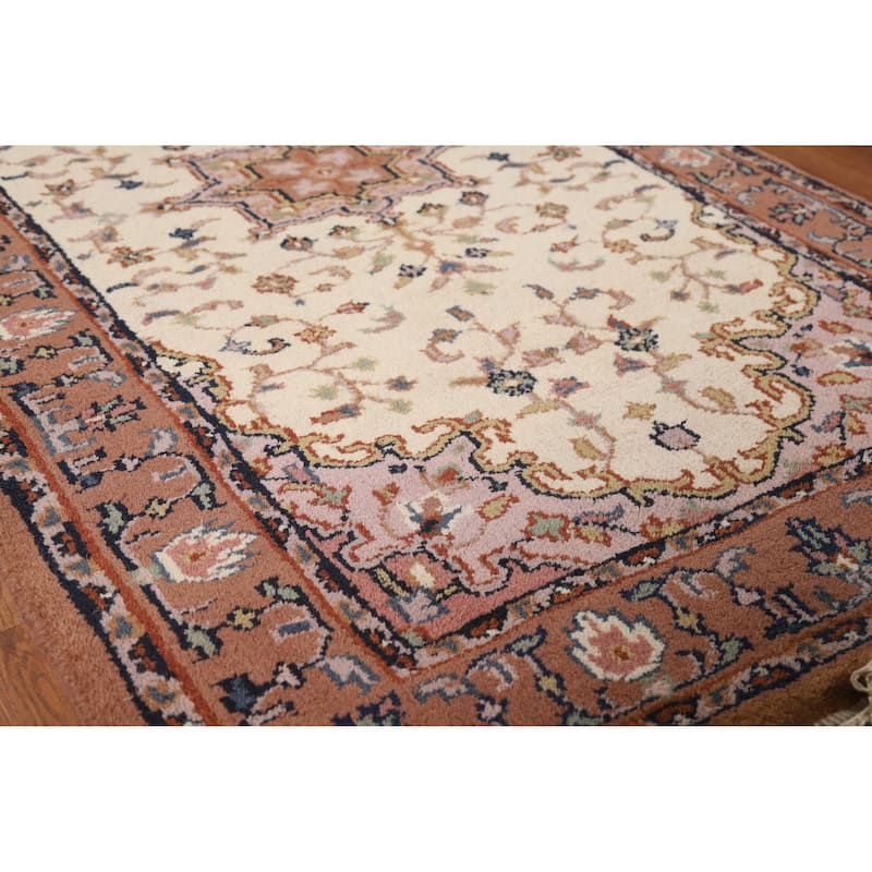 Hand Knotted Oriental 100% Wool Carpet Traditional Medallion Beige & Ivories Sarouk Area Rug - 5' 5'' X 2' 11''