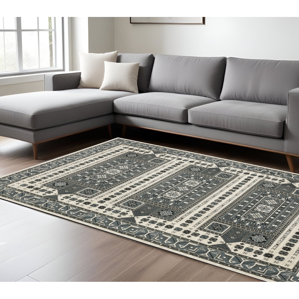 HomeRoots Briri Medallion Traditional Rectangle Area Rug