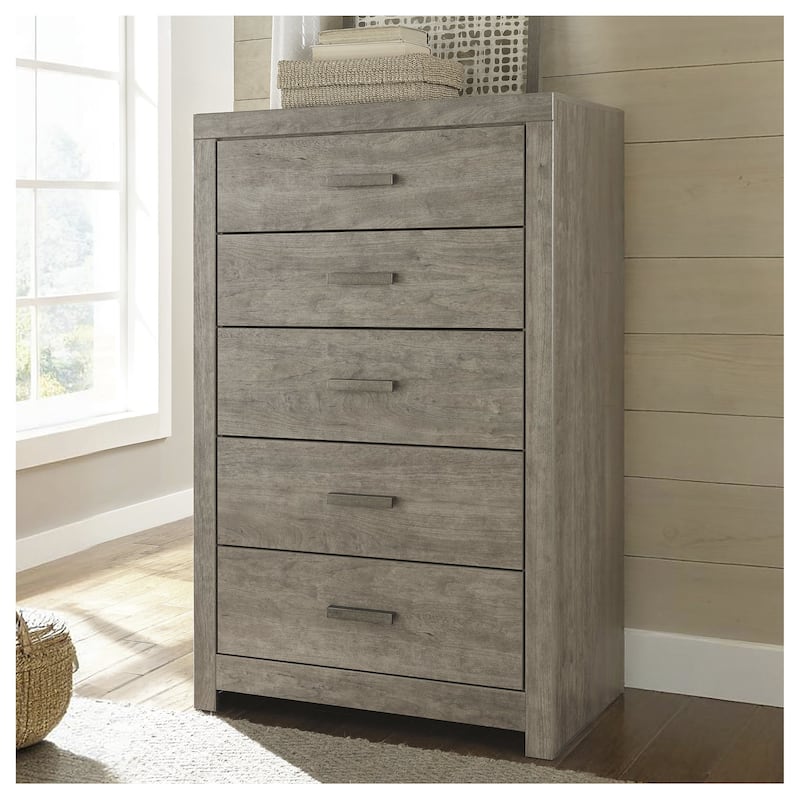 Signature Design by Ashley Balnain Grey 5-drawer Chest - 5-drawer