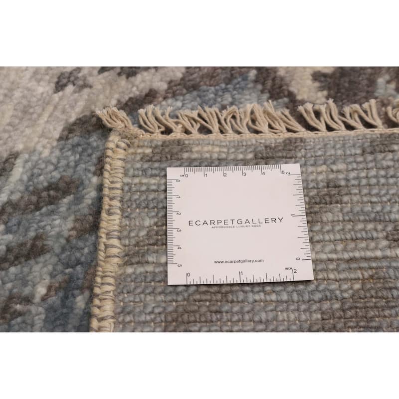 ECARPETGALLERY Hand-knotted Mystique Light Grey Wool Rug - 6' 7" x 10' 2"