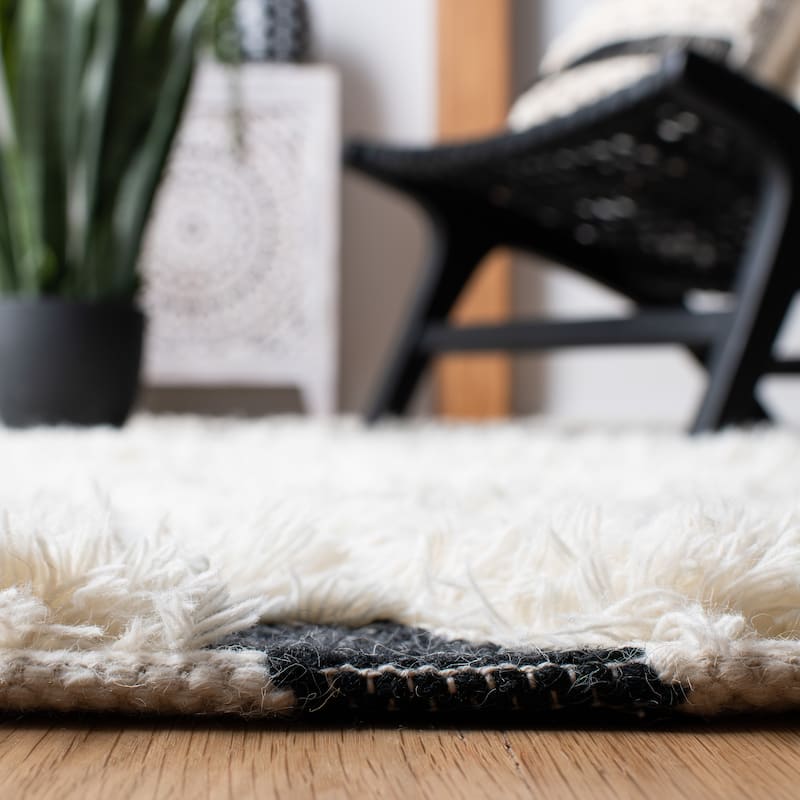 SAFAVIEH Handmade Natura Evrydiki Moroccan Wool Rug