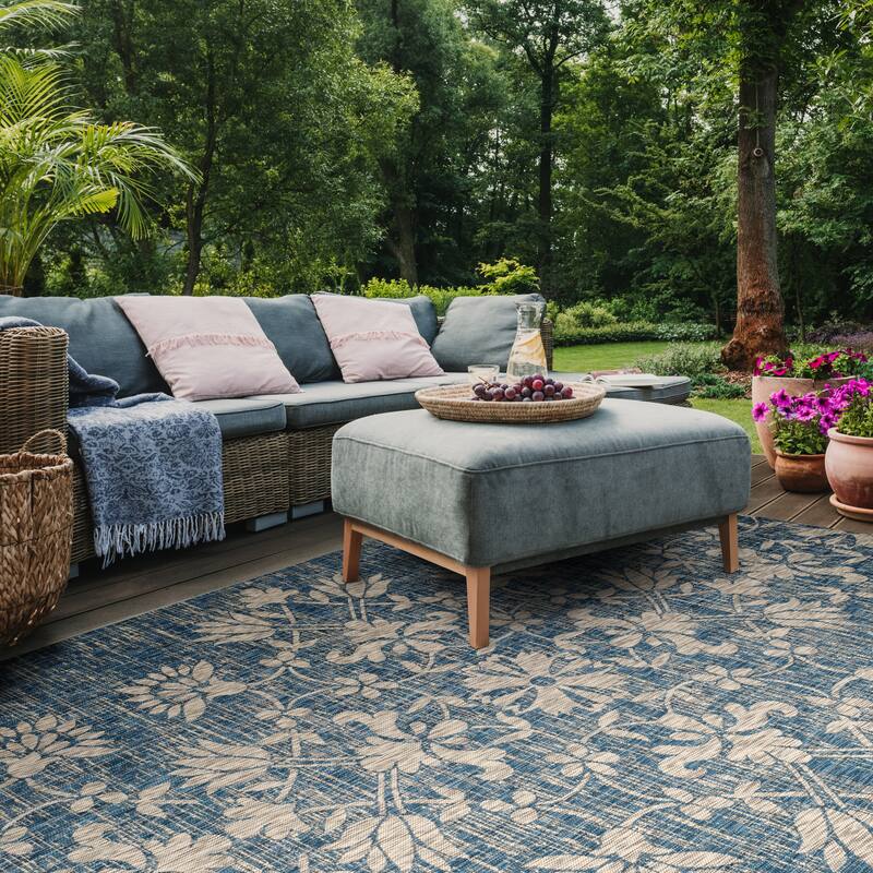SAFAVIEH Courtyard Rilka Indoor/ Outdoor Waterproof Patio Backyard Rug