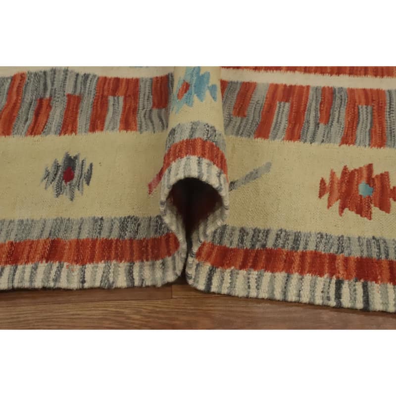Hand Woven Southwestern Wool Multi-Colored Geometric Area Rug - 8' 3'' X 5' 1''