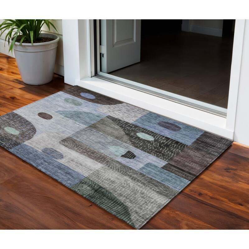 HomeRoots Geometric Transitional Rectangle Outdoor Rug - 3' x 5'