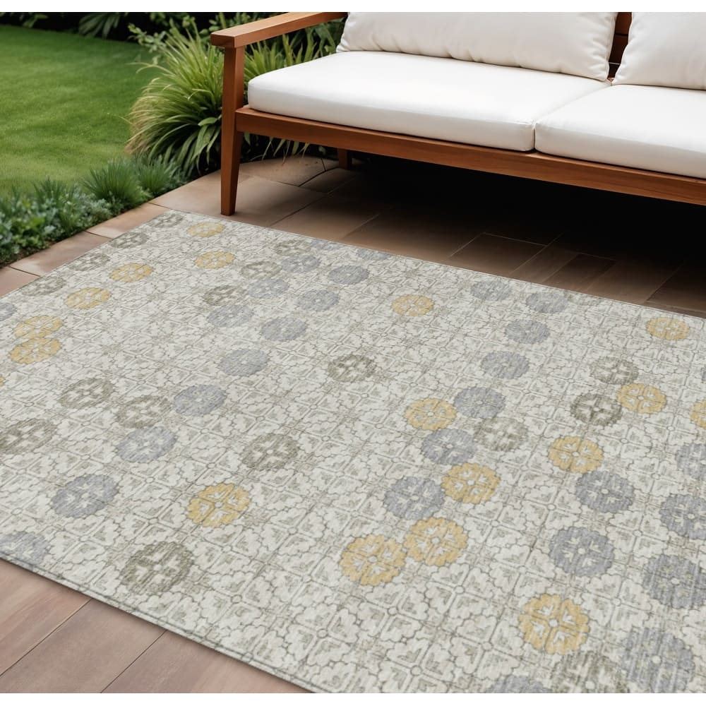 HomeRoots Geometric Transitional Rectangle Outdoor Rug