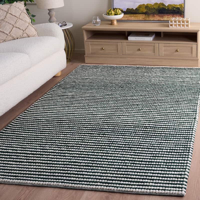 SAFAVIEH Handmade Natura Kinuko Wool Rug