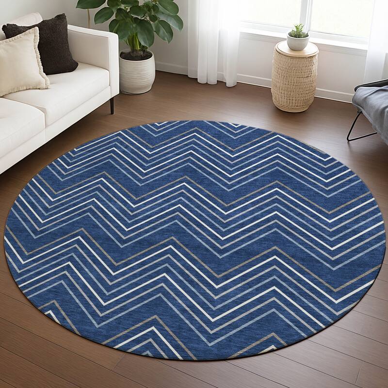 Machine Washable Indoor/ Outdoor Modern Chevron Chantille Rug