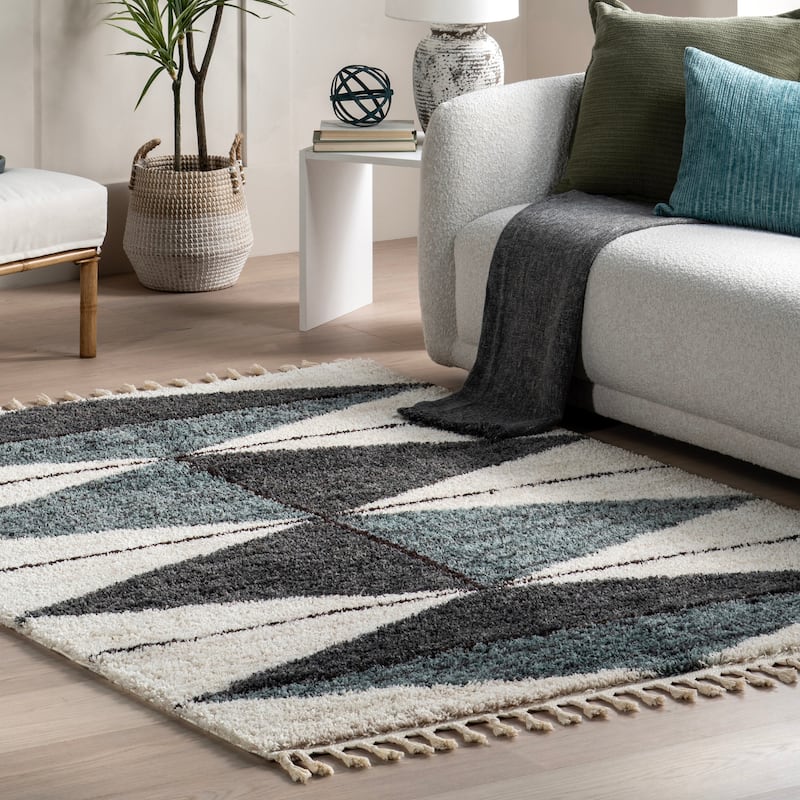 Nuloom Micah Diamond Shag Tassel Area Rug
