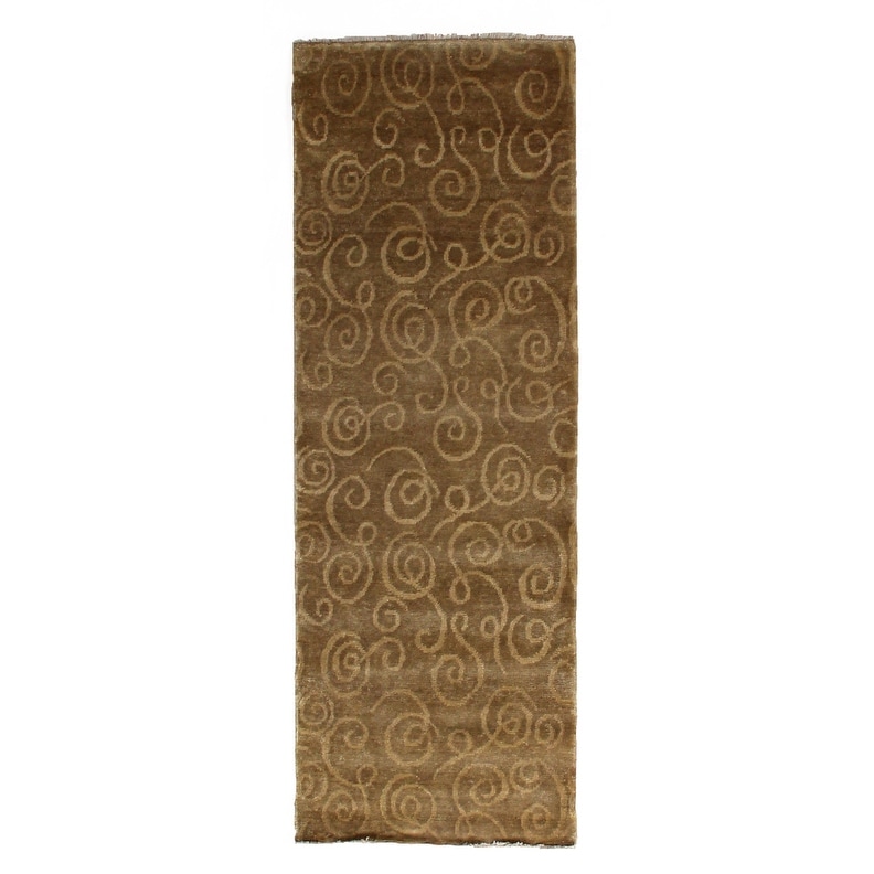 Metro hand-knotted New Zealand Wool Gold Area Rug - 2'6" x 7'6"