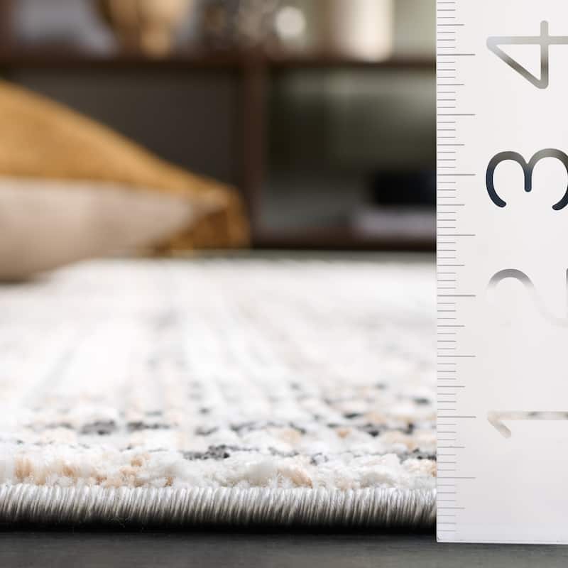 SAFAVIEH Mila Izola Modern & Contemporary Rug