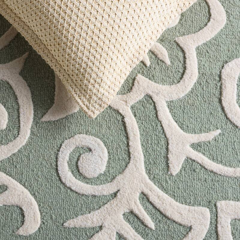 SAFAVIEH Handmade Glamour Aneke Floral Wool Rug