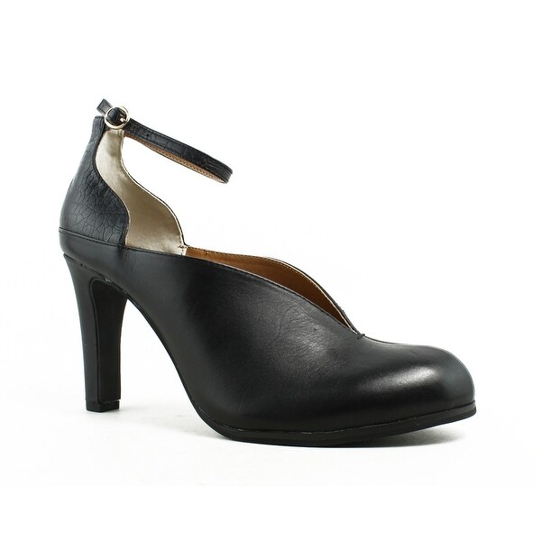 black pumps size 10