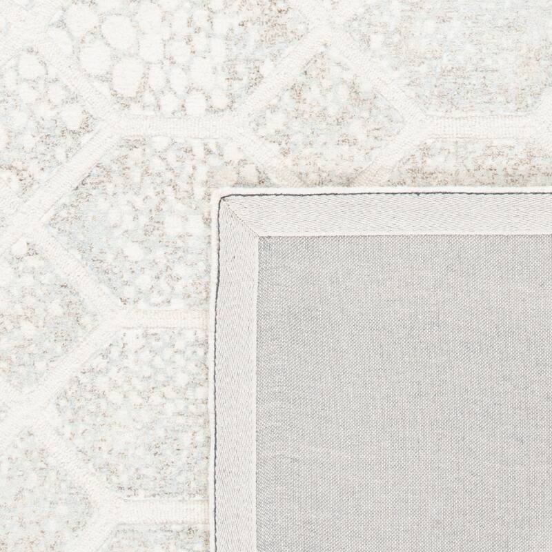 SAFAVIEH Handmade Restoration Vintage Mireya Viscose Rug