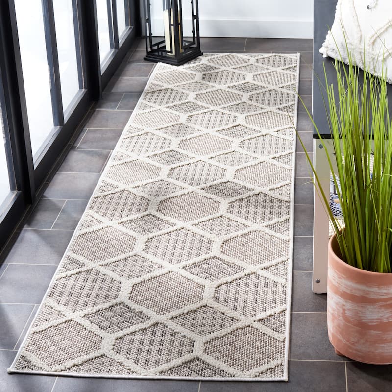 SAFAVIEH Global Shahin Geometric Rug