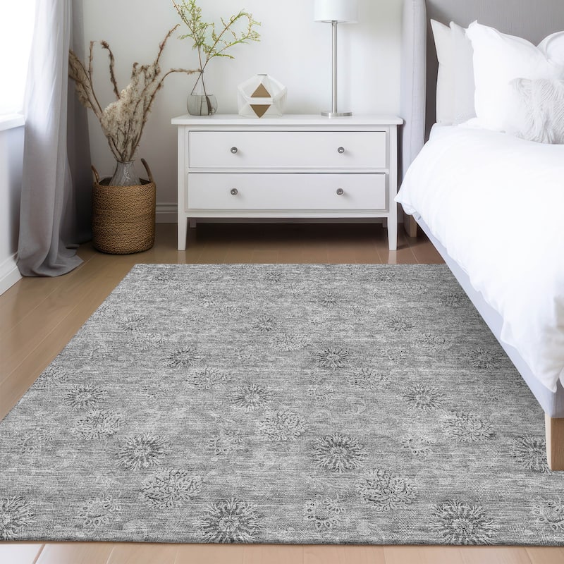Machine Washable Indoor/ Outdoor Chantille Floral Burst Rug
