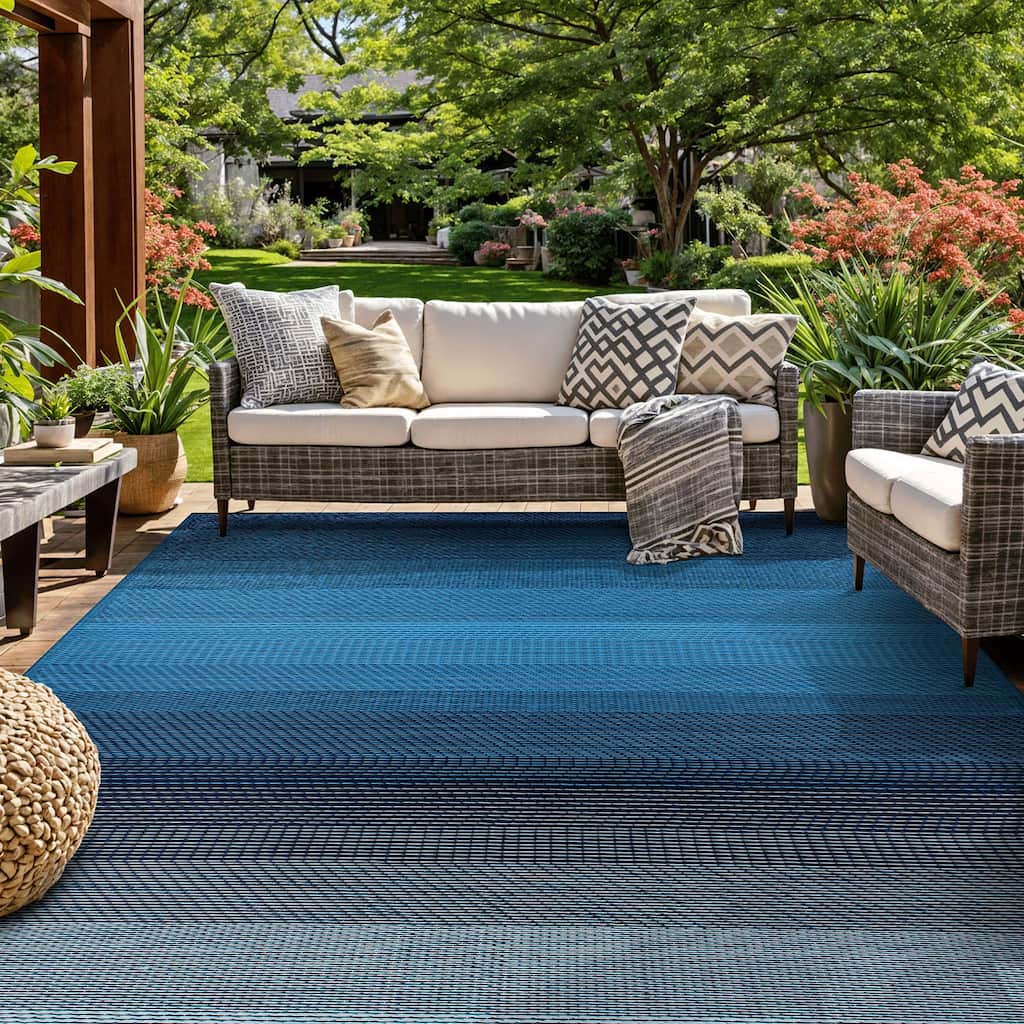 World Rug Gallery Contemporary Stripe Shade Geometric Reversible Recycled Plastic Outdoor Rugs