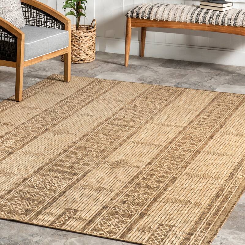 Nuloom Leigh Ethnic Stripes Indoor/Outdoor Area Rug