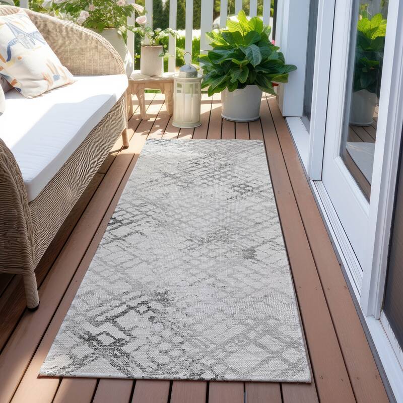 Machine Washable Indoor/ Outdoor Chantille Distressed Trellis Rug - Gray - 2'3" x 7'6"