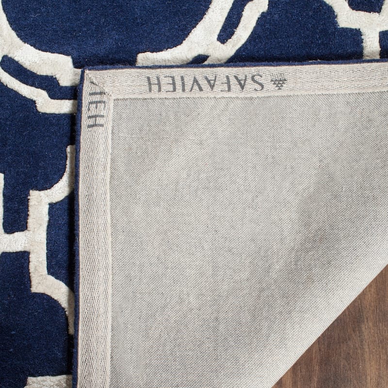 SAFAVIEH Handmade Chatham Oili Modern Wool Rug