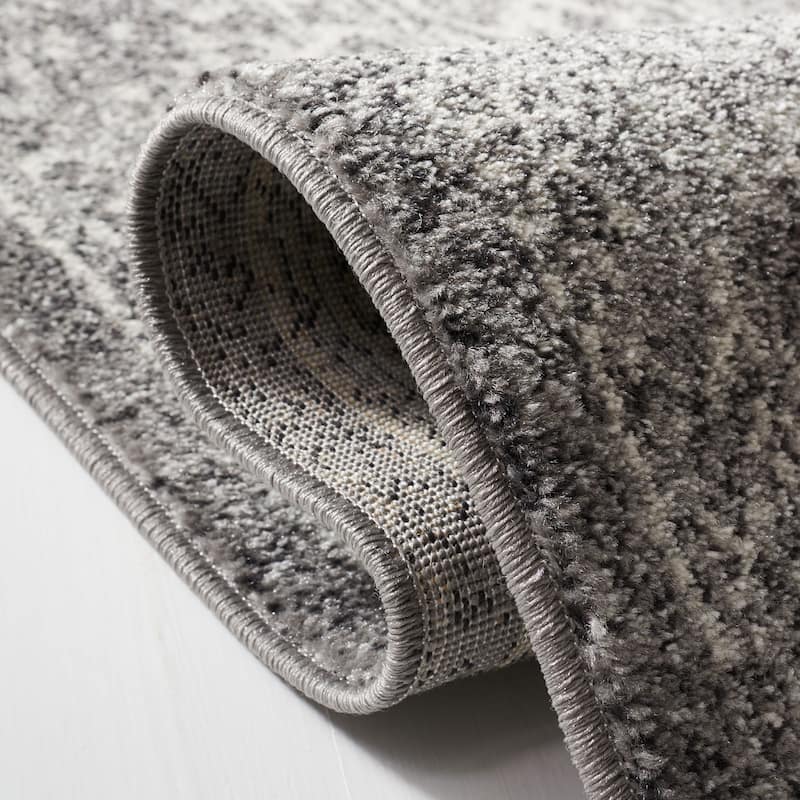 SAFAVIEH Evoke Quinn Vintage Distressed Rug