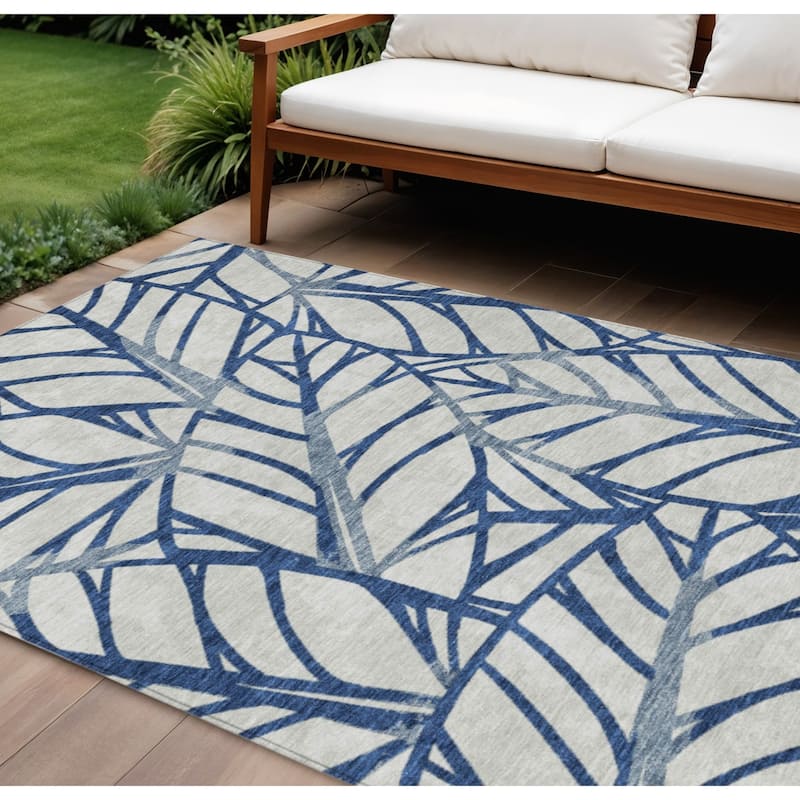 HomeRoots Floral Transitional Rectangle Outdoor Rug - 8' X 10'