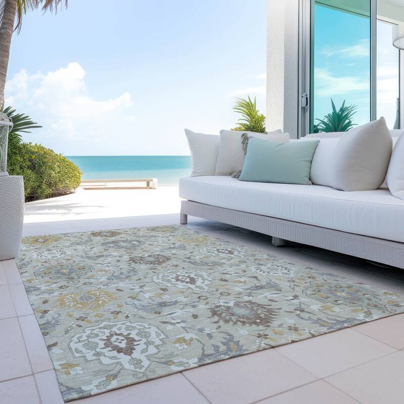 Machine Washable Indoor/ Outdoor Traditional Kashan Chantille Rug