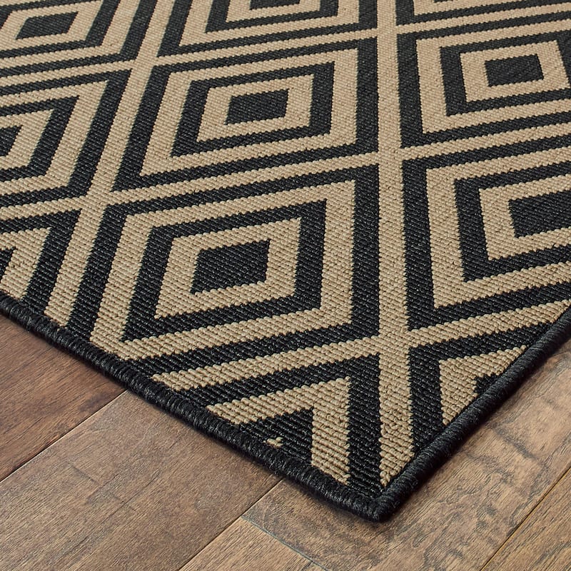 Vista Home Malta Black/Tan Diamond Indoor-Outdoor Rug.
