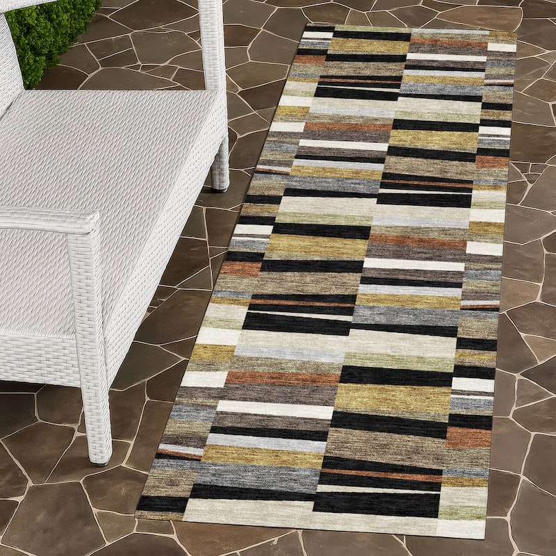 Machine Washable Indoor/ Outdoor Modern Antonito Chantille Rug - Black - 2'3" x 7'6"