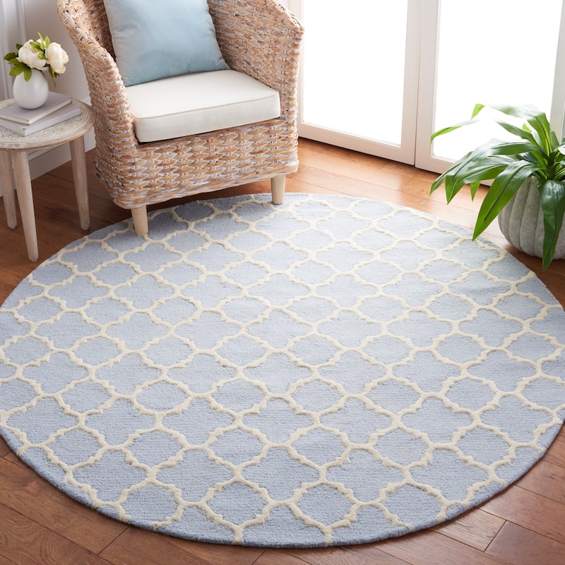 SAFAVIEH Handmade Cambridge Touria Modern Moroccan Wool Rug - 4' Round - Light Blue/Ivory
