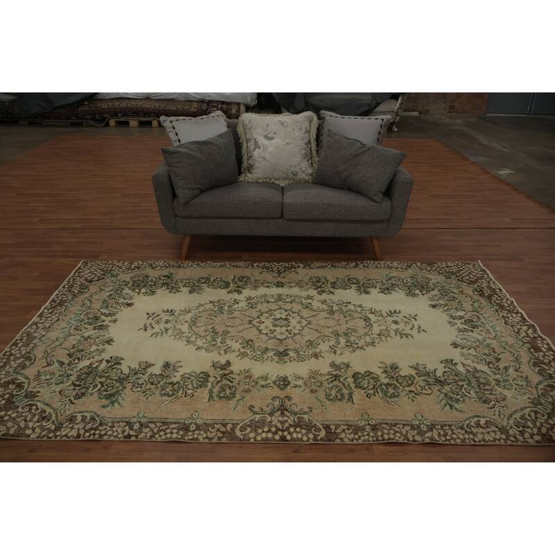 Hand Knotted Oriental 100% Wool Carpet Transitional Floral Beige & Ivories Anatolian Area Rug - 8' 11'' X 5' 3''