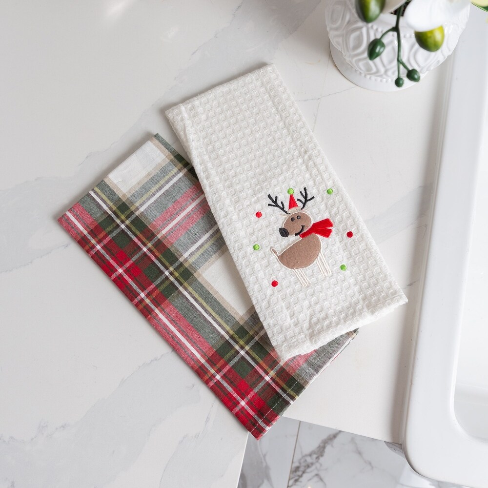 https://ak1.ostkcdn.com/images/products/is/images/direct/dd52cb4a50ca06ac646bded9761c686993501c25/Fabstyles-Celebration-Plaid-Reindeer-Set-of-2-Cotton-Kitchen-Towel.jpg