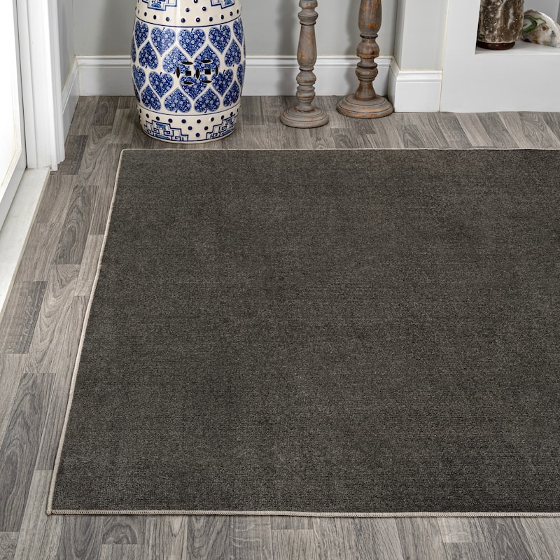 JONATHAN Y Fawning Classic Solid Low-Pile Machine-Washable Terra Area Rug