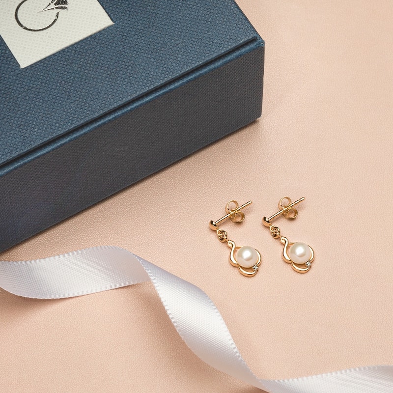 14k Yellow Gold Freshwater Pearl Round Button Shape Drop Earrings