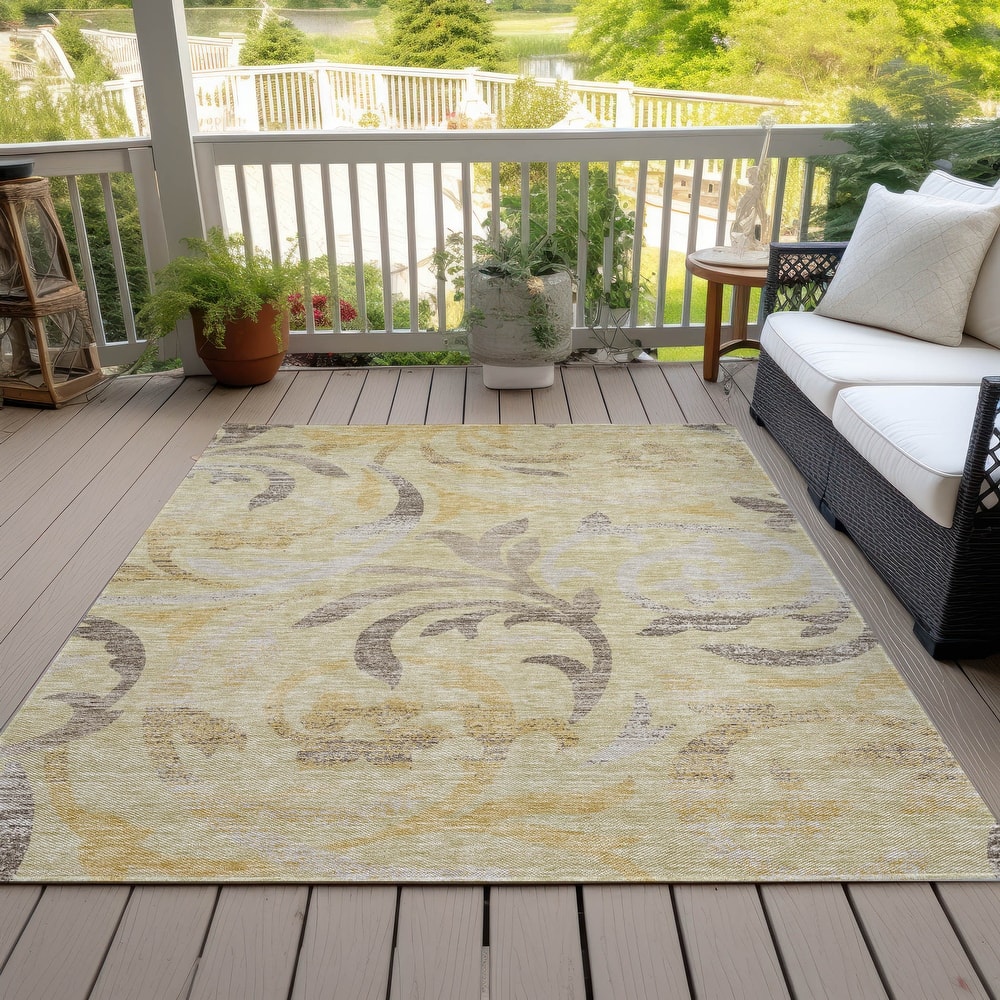 Machine Washable Indoor/ Outdoor Chantille Floral Scroll Rug
