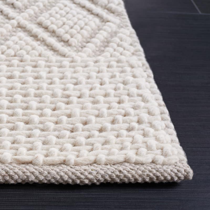 SAFAVIEH Handmade Natura Waltrude Wool Rug