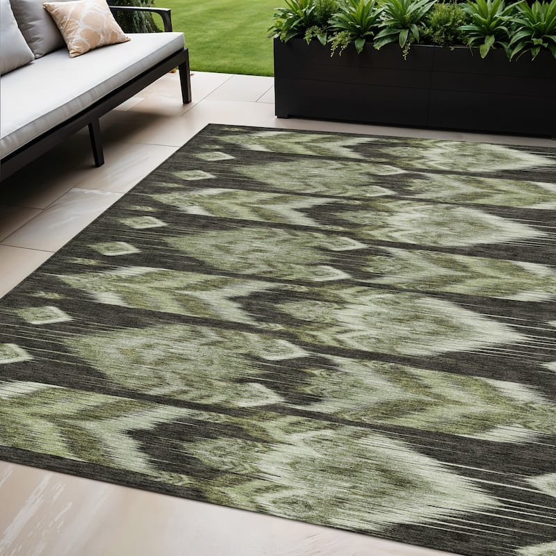 HomeRoots Southwestern Transitional Rectangle Outdoor Rug - 5' X 8'