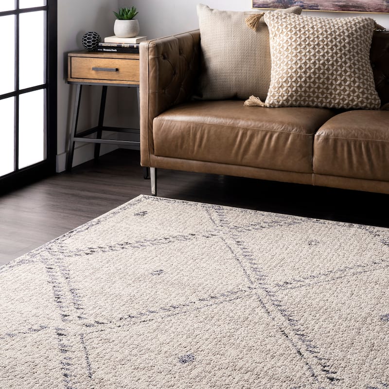 Nuloom Blaine Dotted Diamond Area Rug