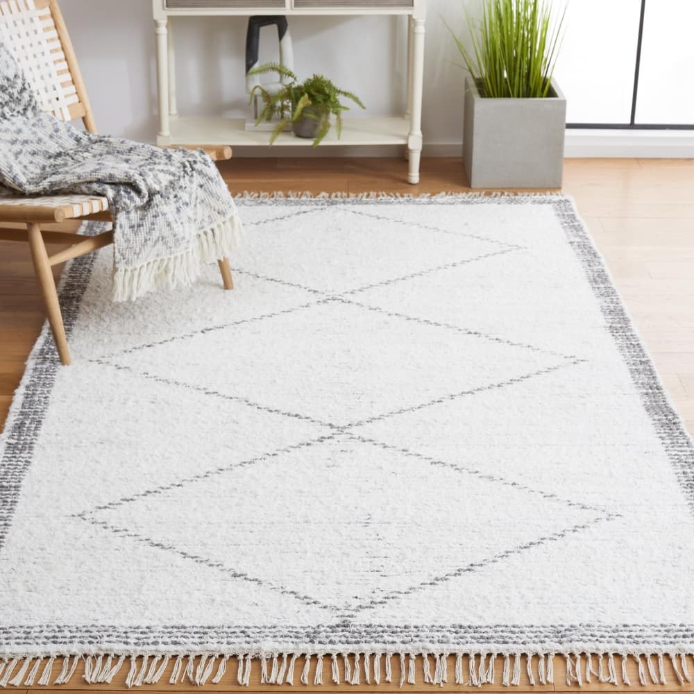 SAFAVIEH Handmade Casablanca Mukta Boho Cotton Fringe Rug