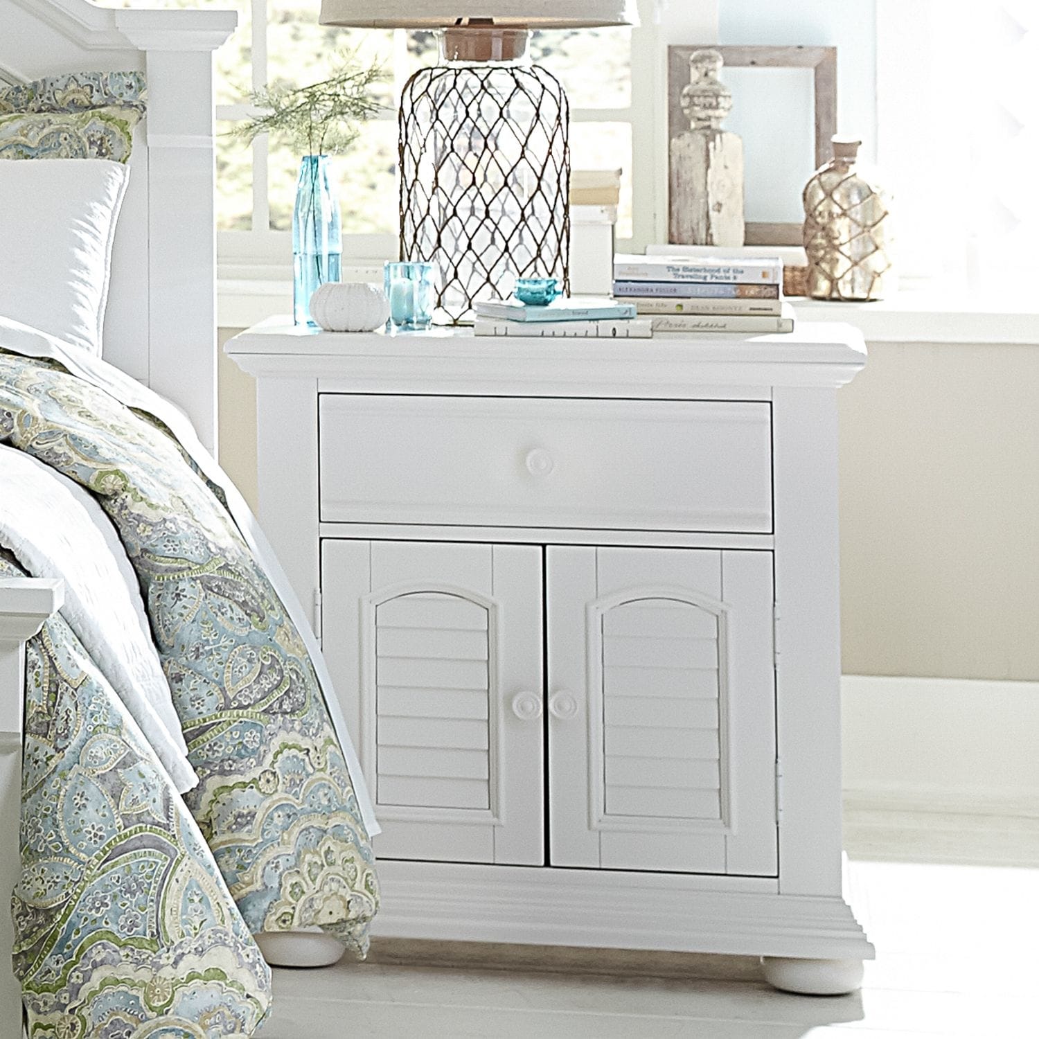 Liberty Furniture Summer House Set of 2 Nighstands with Drawers