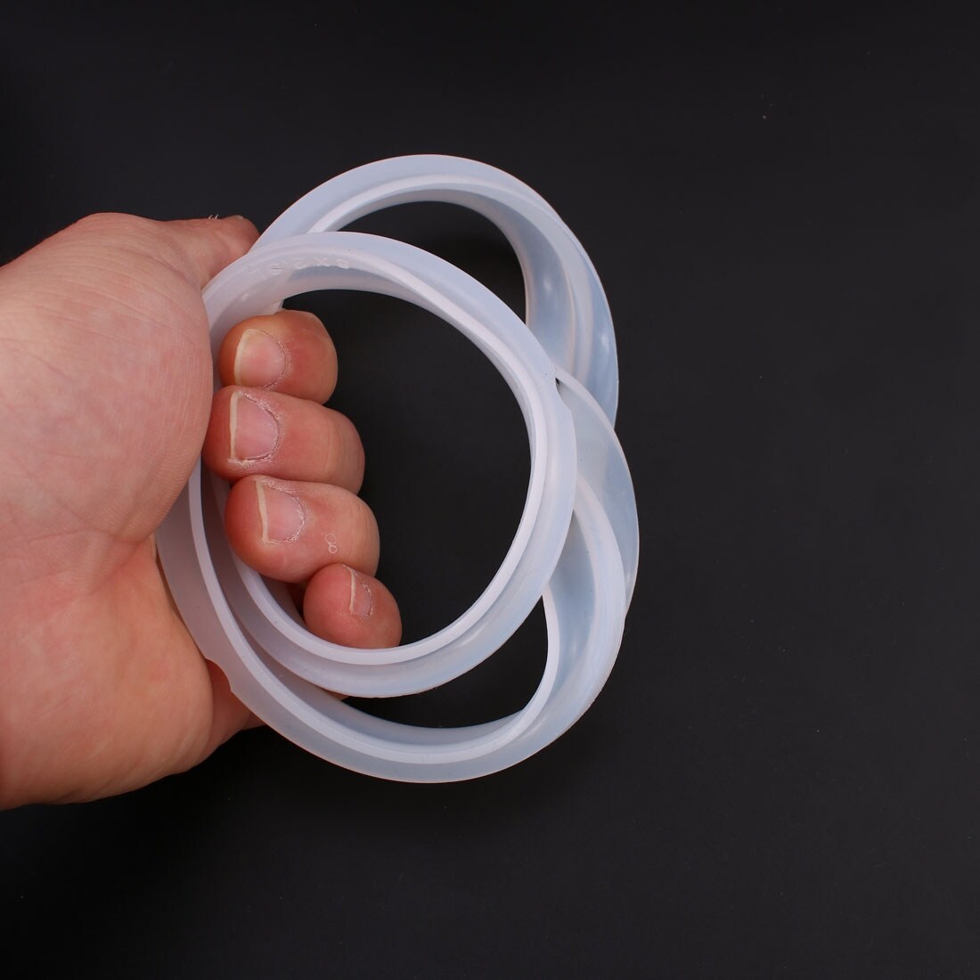 https://ak1.ostkcdn.com/images/products/is/images/direct/dd7060b2d4597fd74d475db3c0dcc2e61fa3a43a/Silicone-Gasket-Sealing-Ring-w-Accessory-Inner-Dia-6.3%22-2.5-QT-Models.jpg