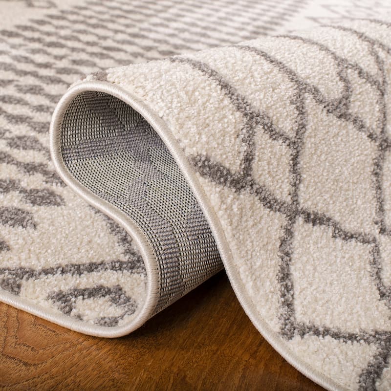 SAFAVIEH Kasbah Mihoko Moroccan Tassel Rug